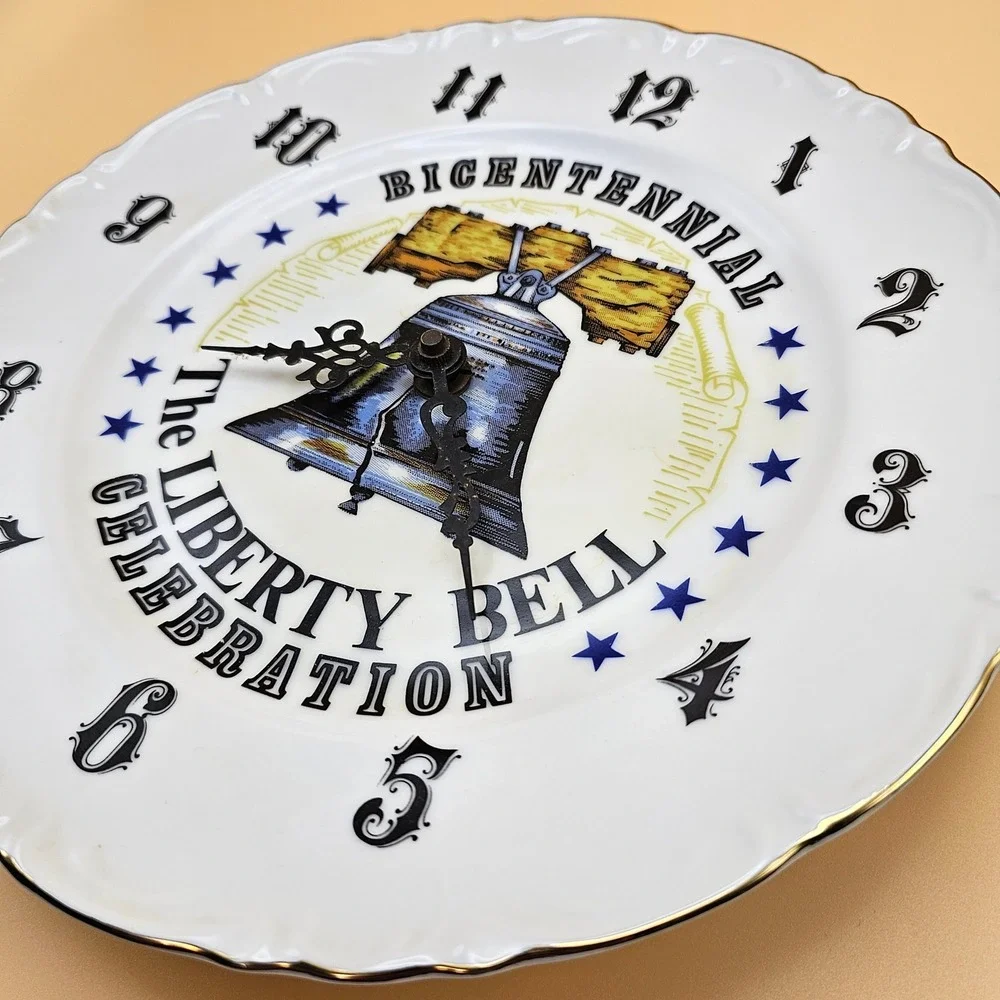 Bicentennial Liberty Bell Celebration Wall Clock Decorative Plate 1976 It works!